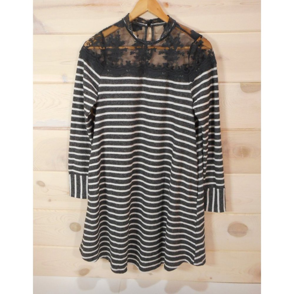 Andree by Unit Womens M Lace Shoulder Dress Striped Knit Long Sleeve